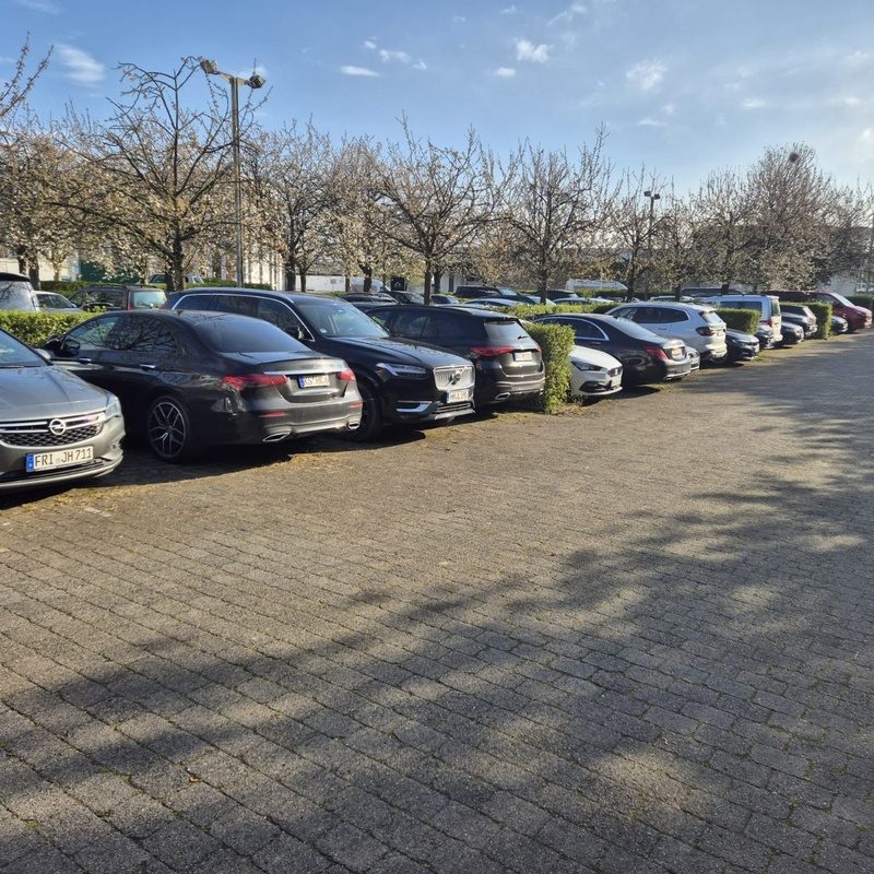Flughafenparkplatz