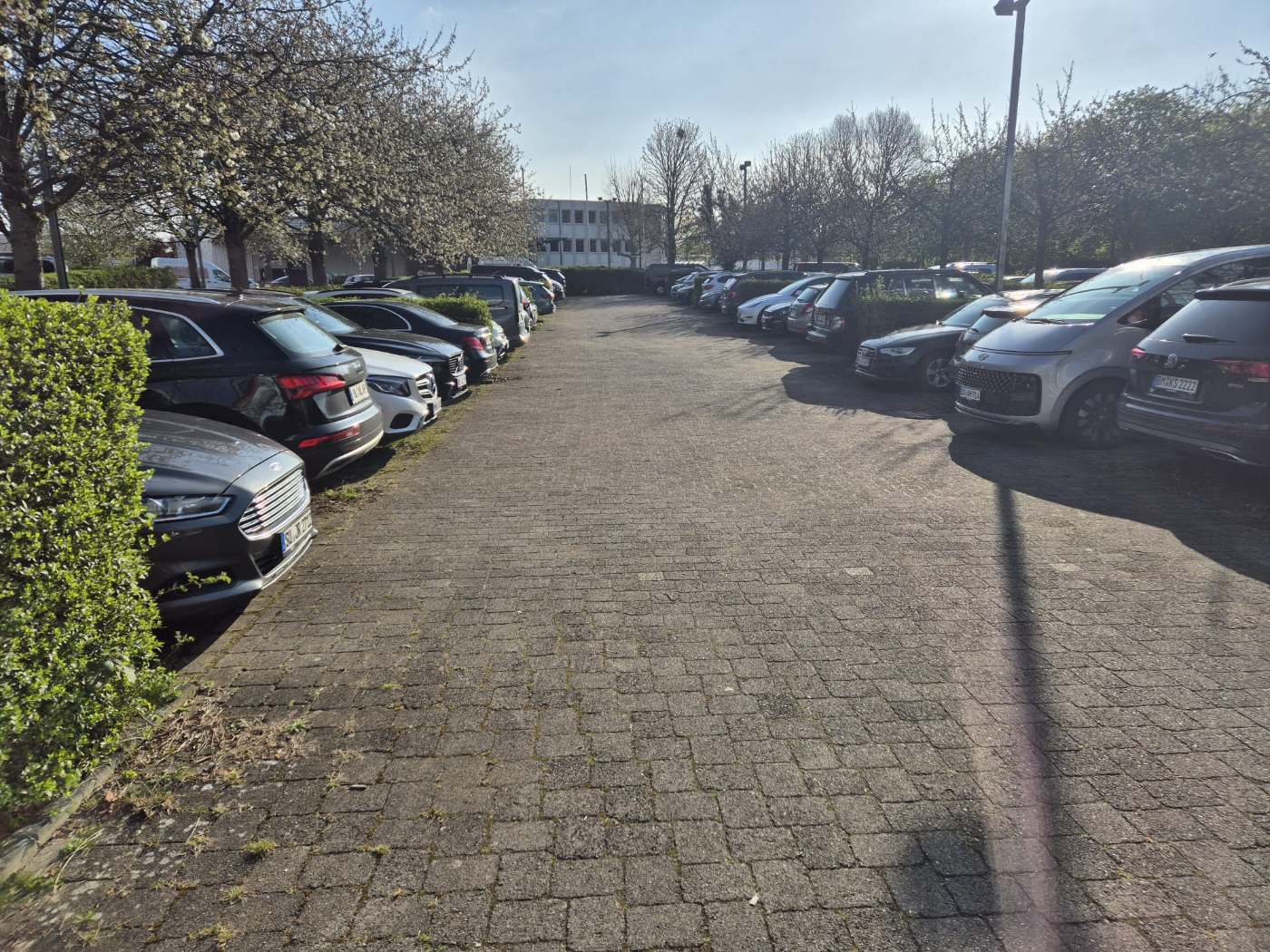 Flughafenparkplatz photo 3