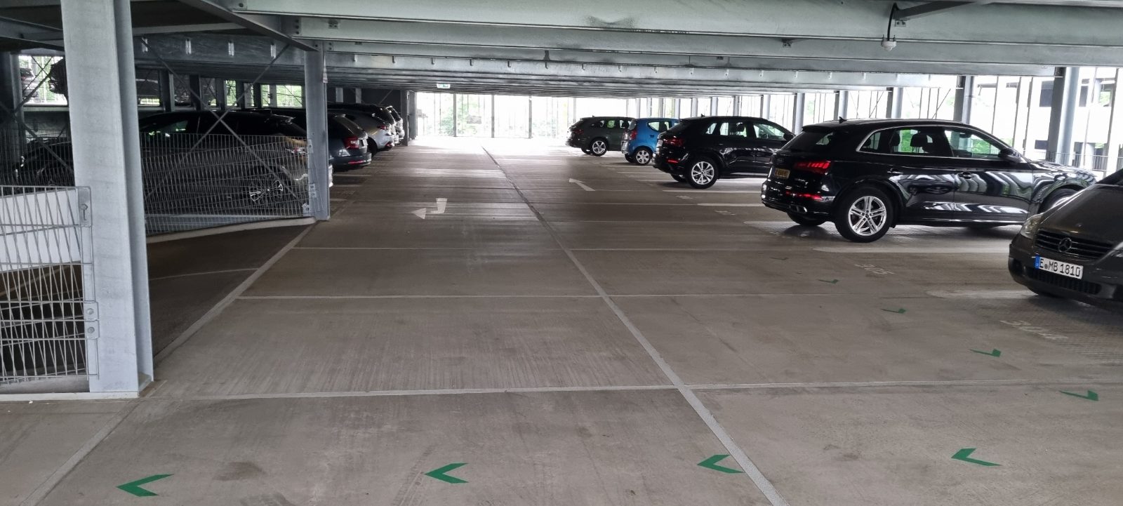 Flughafenparkplatzdus